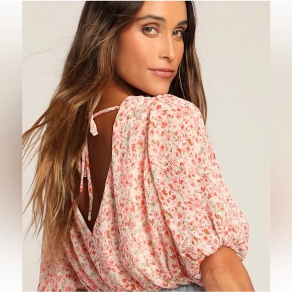 NWT Lush Flirty Pink Floral Crinkle Surplice Half Sleeve V Neck Crop Top | S - Picture 10 of 11